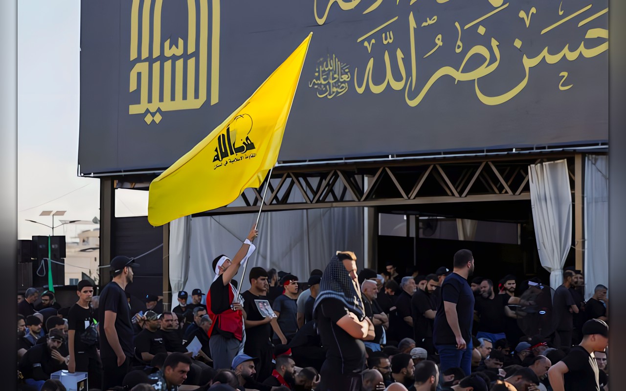 لبنان يصدر مذكرتي إحضار بحق مسؤولَين من حزب الله بعد ضبط شاحنة متفجرات 