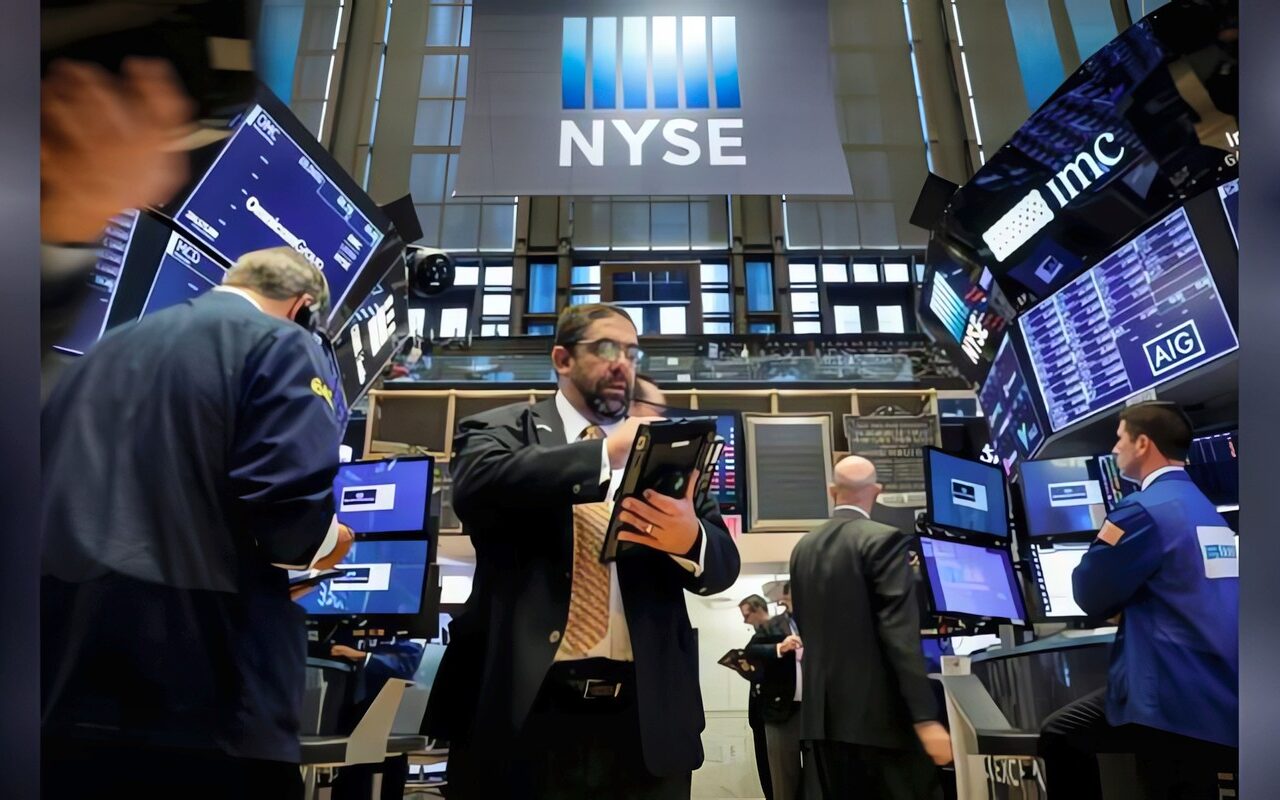 تباين المؤشرات الأمريكية مع صعود أسهم التكنولوجيا وترقب نتائج الشركات الكبرى