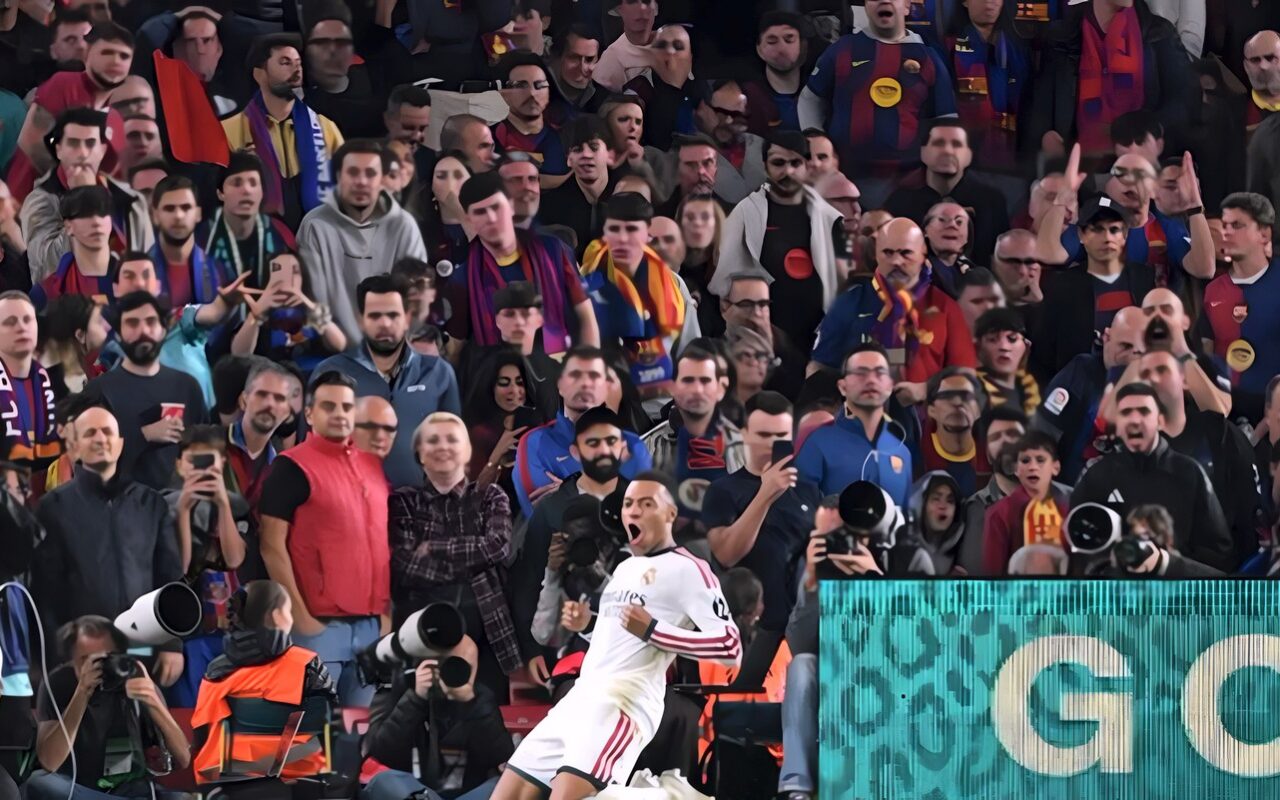 برشلونة يسجل هدف التعادل في شباك ريال مدريد عن طريق رافينيا في الكلاسيكو