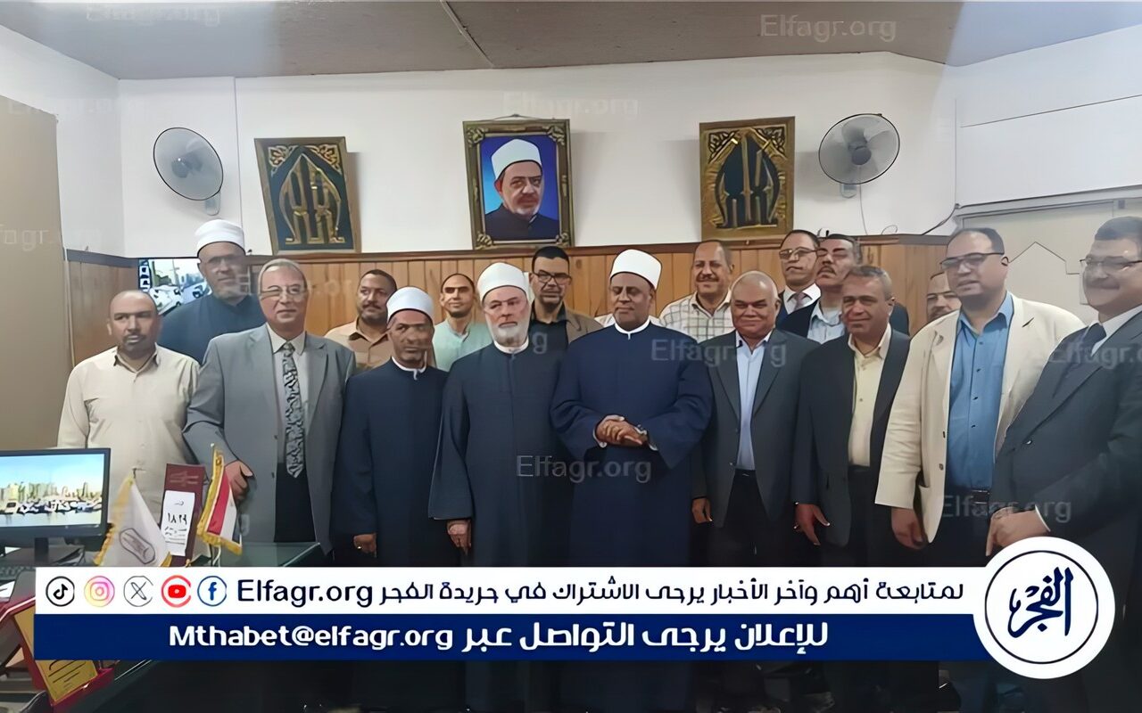 رئيس قطاع المعاهد الأزهرية يتفقد منطقة سوهاج ويبحث تطوير العملية التعليمية