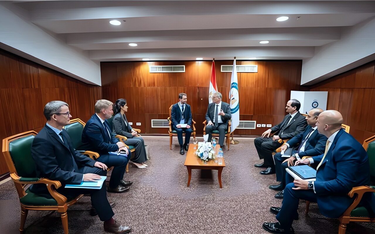 وزير البترول يبحث مع «توتال إنرجيز» الفرنسية تسريع تنفيذ مشروع ربط الغاز القبرصي بمصر