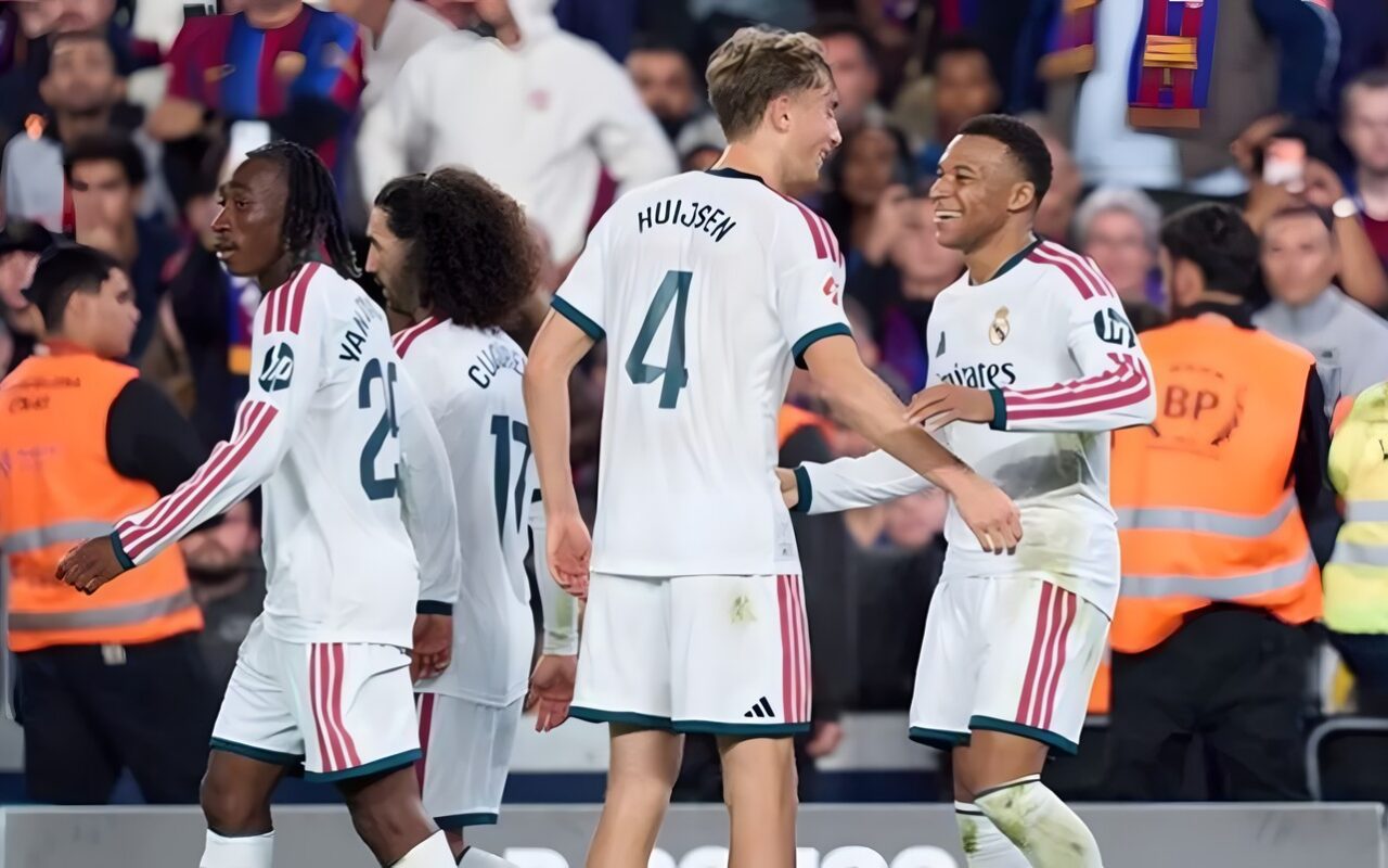 ريال مدريد يحسم الكلاسيكو بالفوز على برشلونة 2-1 ويشعل الليجا (فيديو وصور)