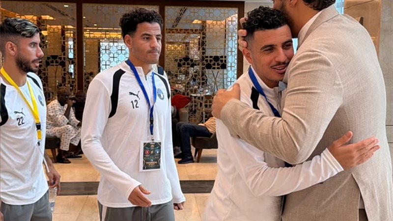 بيراميدز يتحرك إلى ملعب مواجهة المريخ بنتيو.. وممدوح عيد يحفز اللاعبين للفوز (صور)