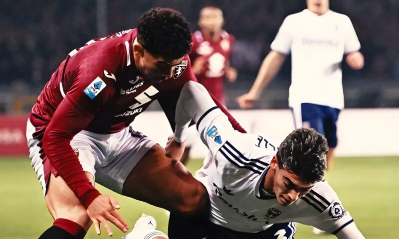 كومو يخطف فوزا غاليا من تورينو 3-1 في الدوري الإيطالي