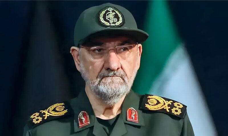 أمين المجلس الأعلى للأمن القومي الإيراني يصف المفاوضات مع أمريكا بالجدية