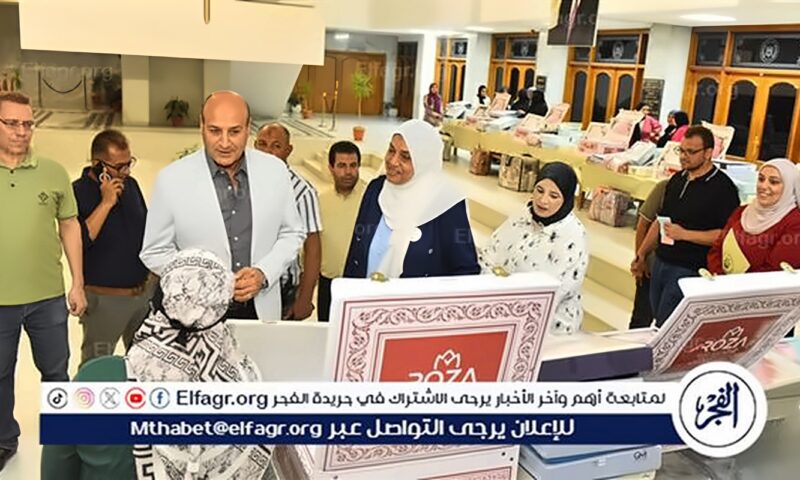 محافظ أسيوط يسلم مفروشات ومستلزمات لـ10 فتيات مقبلات على الزواج من الأسر الأولى بالرعاية