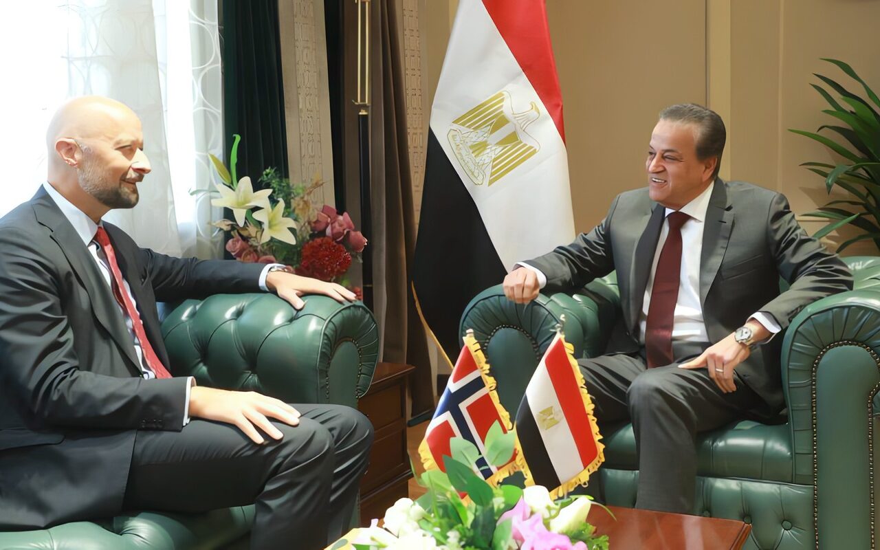 وزير الصحة يبحث مع السفير النرويجي إنشاء مركز للتدريب الطبي بالمحاكاة