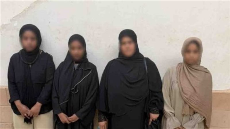 فيديو “طفل مدفون” يشعل مواقع التواصل.. والأجهزة الأمنية تكشف الحقيقة وتضبط 4 سيدات