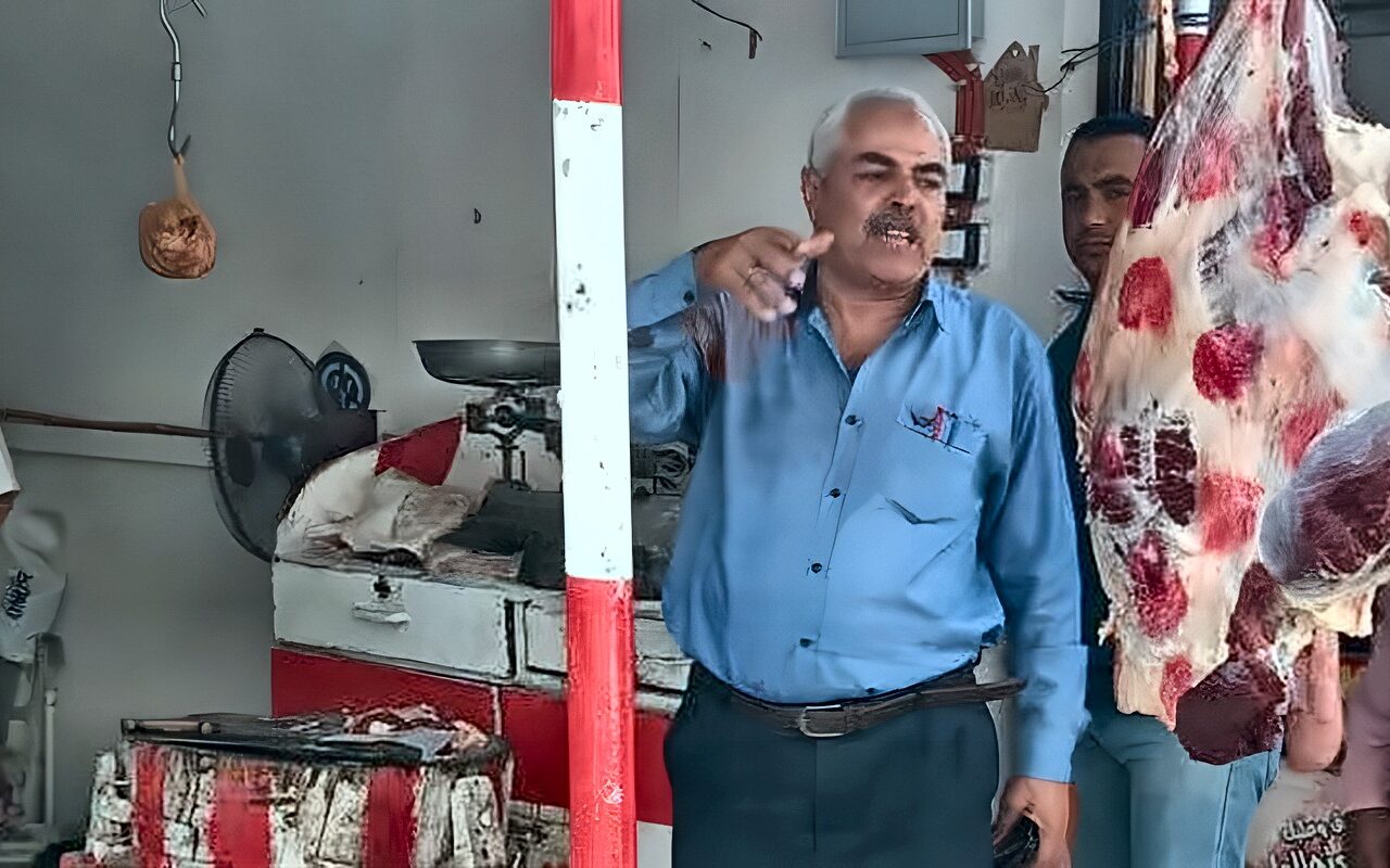 حملة تموينية مكبرة بالعدوة، تفتيش على الجزارين والمحال التجارية بالمنيا