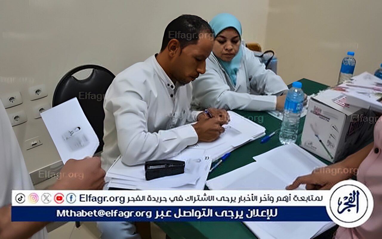 جامعة أسيوط الأهلية تبدأ تطعيم طلاب كلية طب الفم والأسنان ضد فيروس B
