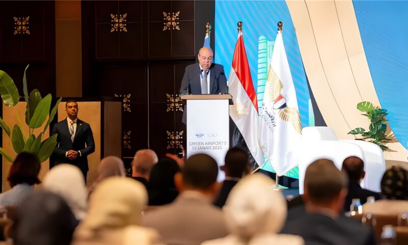 وزير الطيران المدني يفتتح ندوة «الإيكاو» للمطارات الخضراء 2026 بالقاهرة