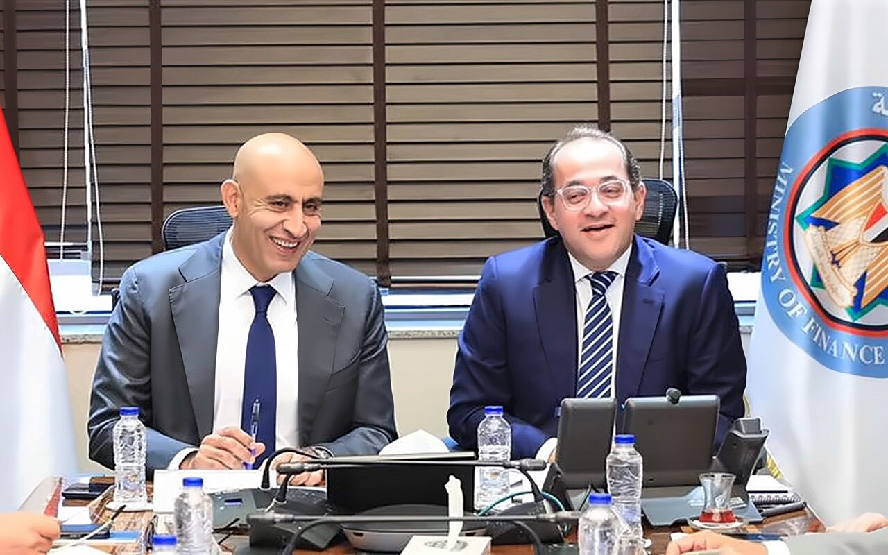 وزيرا المالية والتعليم يبحثان سبل تحسين الأوضاع المالية للمدرسين، ويؤكدان: زيادة مرتبات المعلمين العام المقبل