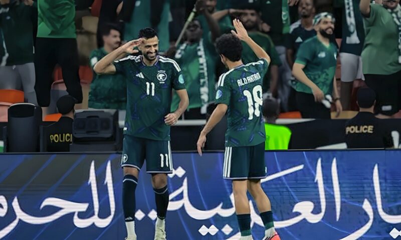 التشكيل الرسمي لصدام السعودية وقطر في خليجي 27