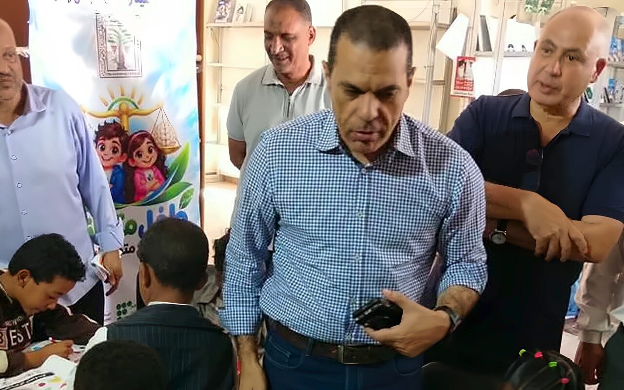 معرض الطفل بالشلاتين، كتب ورسومات وكورال يرسمون البسمة على وجوه أبناء الجنوب