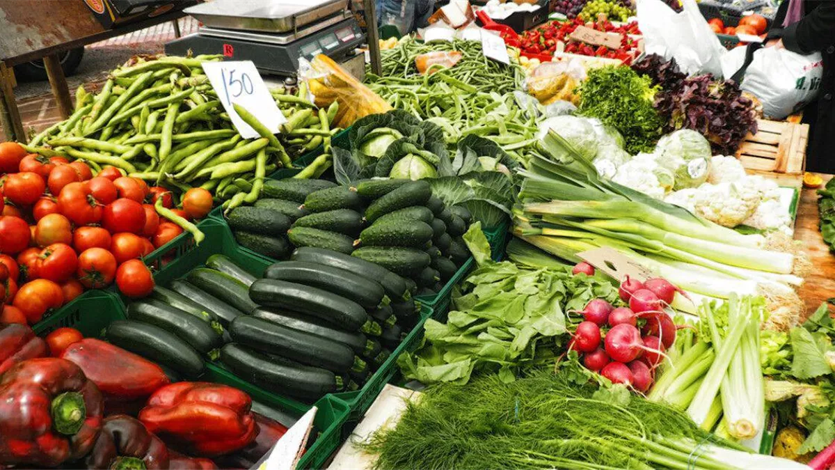 سعر الخضار اليوم، الطماطم تعاود الارتفاع وانخفاض 6 أصناف منها الليمون البلدي والخيار