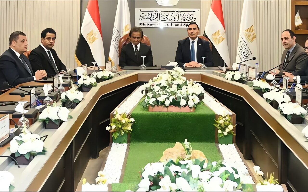 وزير الشباب والرياضة يوقّع بروتوكولًا مع «حديد عز» بـ150 مليون جنيه لتطوير مراكز الشباب وإطلاق مشروع «بطل من حديد»