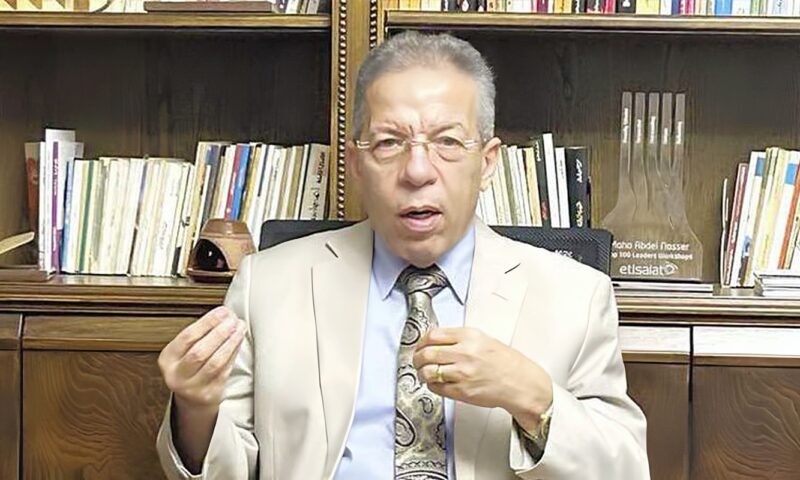 نقيب الأطباء: قبول طلبة الطب بـ 50% بالجامعات الدولية إخلال بتكافؤ الفرص (فيديو)