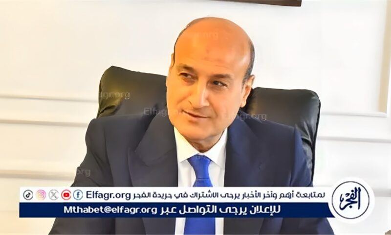 محافظ أسيوط يوجه بقافلة طبية مجانية بالفتح ودعم طرق البداري بـ60 عمود إنارة