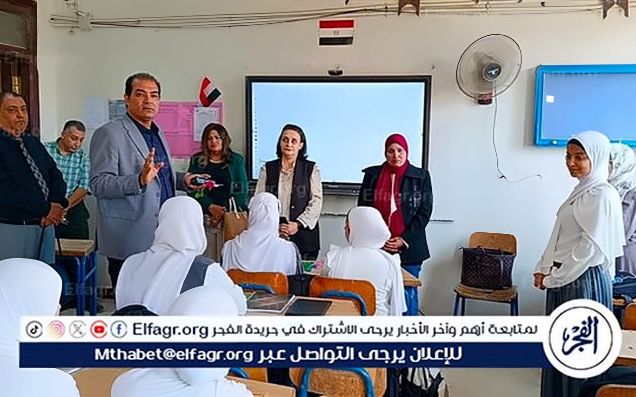 هراس يتابع انتظام العملية التعليمية بمدرسة عين شمس الثانوية بنات ويؤكد: “حب الوطن والانتماء رسالة أساسية داخل مدارسنا”