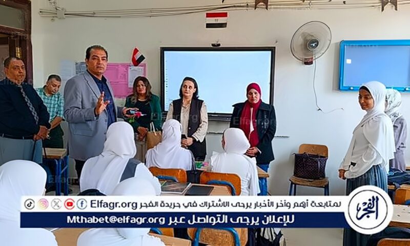 هراس يتابع انتظام العملية التعليمية بمدرسة عين شمس الثانوية بنات ويؤكد: “حب الوطن والانتماء رسالة أساسية داخل مدارسنا”