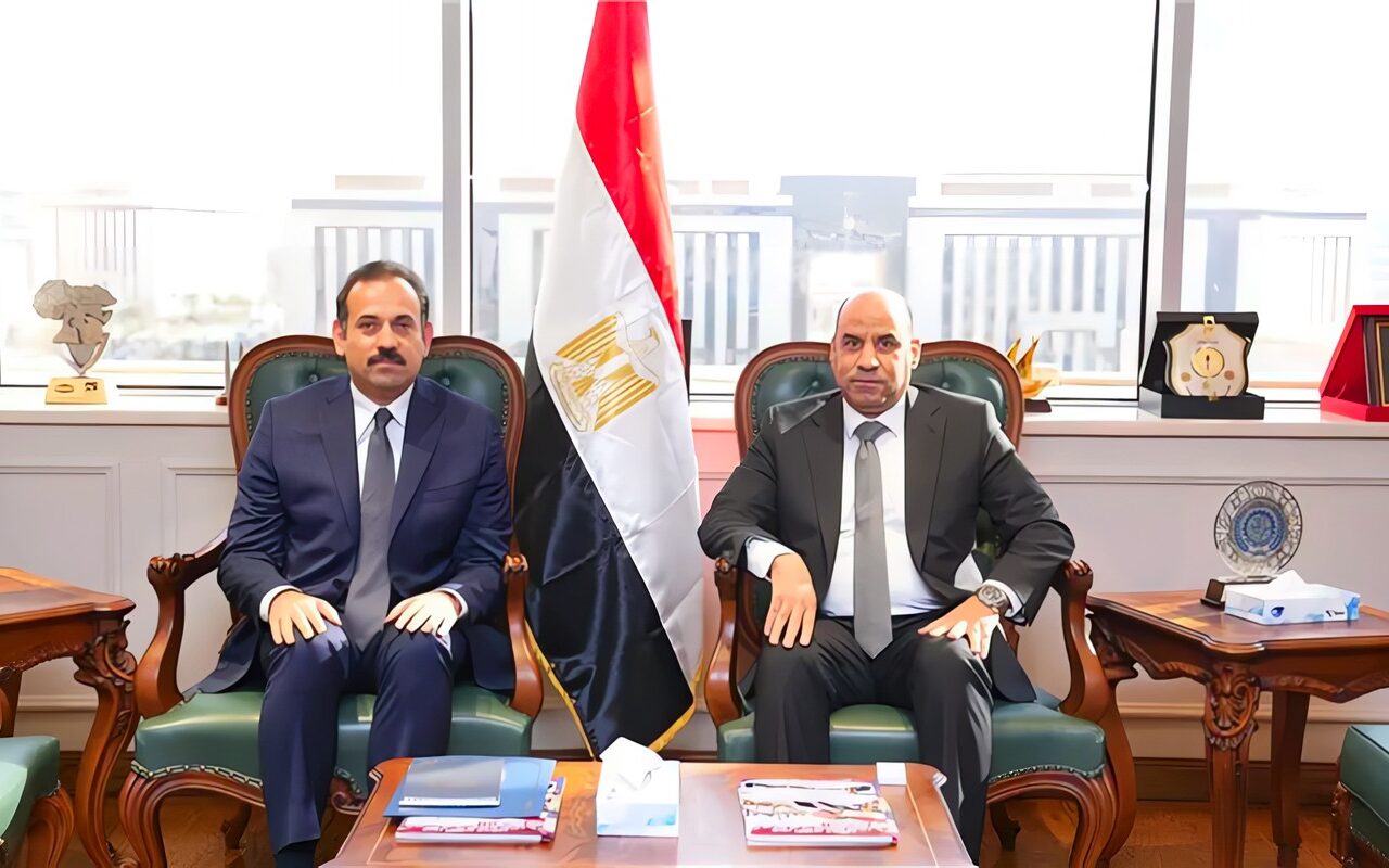 وزير العمل ورئيس جهاز مستقبل مصر يبحثان دعم العمالة غير المنتظمة وتطوير برامج التدريب من أجل التشغيل