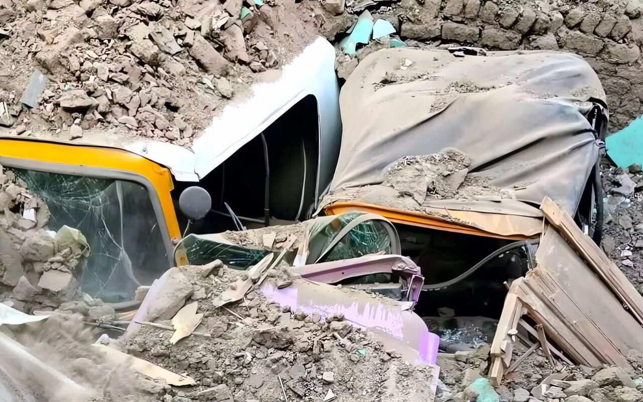 انهيار منزل من 3 طوابق بأبوقرقاص في المنيا