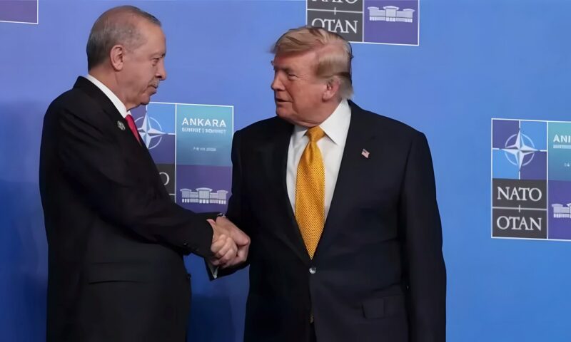 أردوغان لـ ترامب: نبذل جهودًا دبلوماسية لحل أزمتي مضيق هرمز واليمن
