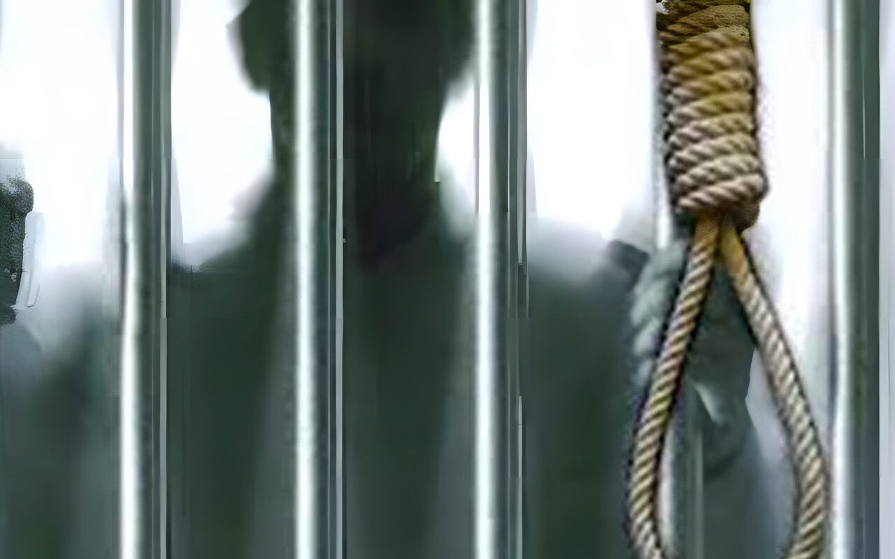خنقه بحبل ودفنه في الرمال، المحكمة تكشف أسباب إعدام المتهم بقتل شاب في أطفيح