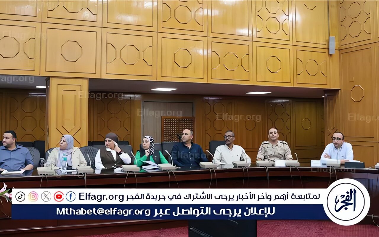 نائب محافظ الإسماعيلية يتابع الإجراءات التنفيذية لزيادة نسبة ملفات تقنين أراضي والتصالح على مخالفات البناء