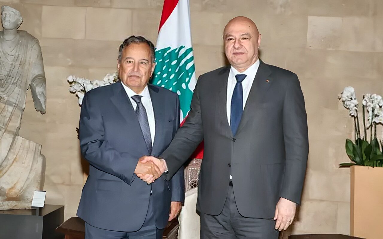 رئيس الجمهورية اللبنانية يستقبل الأمين العام لجامعة الدول العربية في قصر بعبدا
