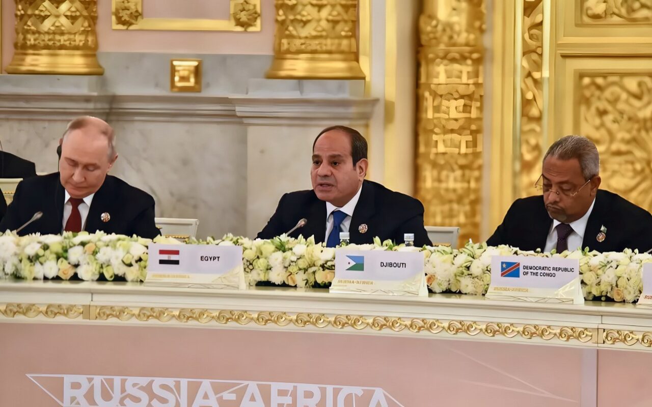نتائج زيارة السيسي لروسيا والمجر.. الرئيس يقود تعزيز الشراكات الاستراتيجية وفتح أسواق جديدة أمام الاستثمار والتعاون الاقتصادي.. طرح قضايا الأمن المائي والغذائي والطاقة.. وترسيخ الحضور المصري في أفريقا