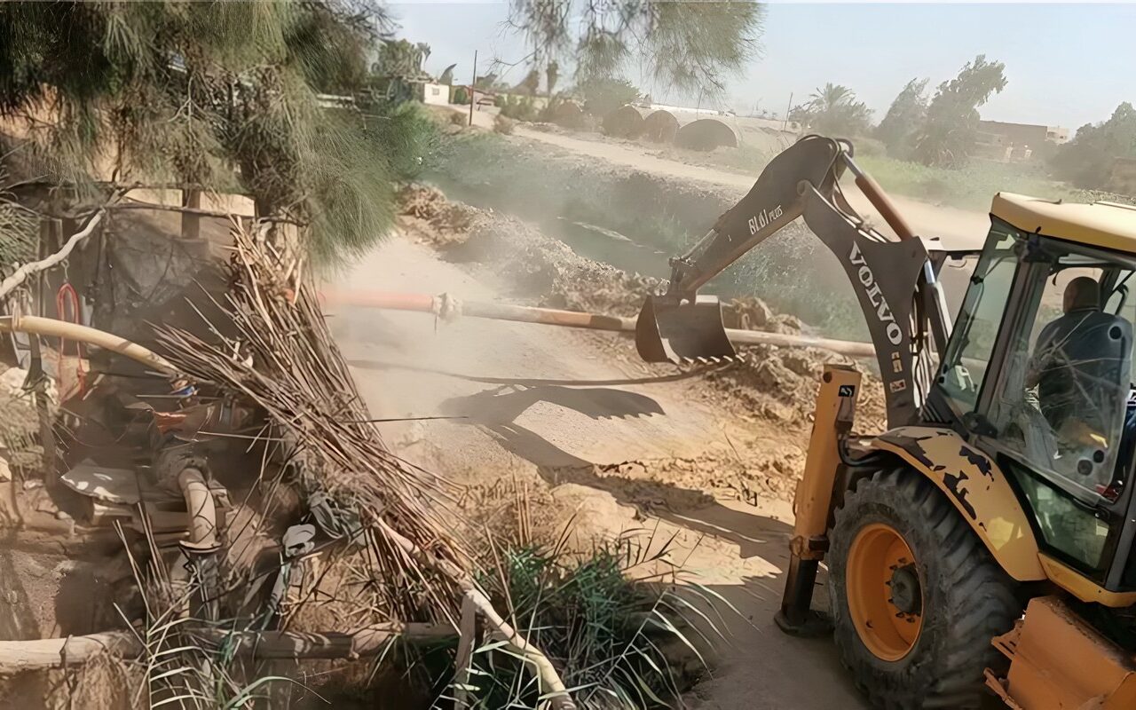 ري الفيوم تشن حملة على المجاري المائية لإزالة المعدات المخالفة (تفاصيل)