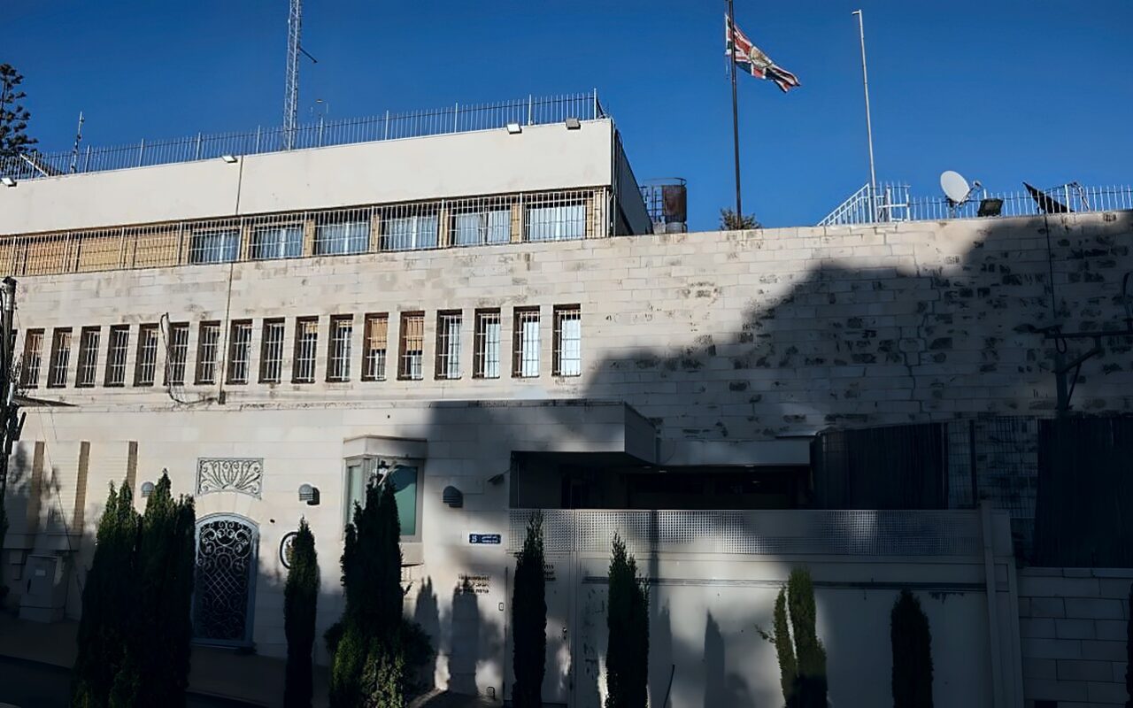 رويترز: بريطانيا قد تطرد دبلوماسيين إسرائيليين بحال إغلاق قنصليتها في القدس