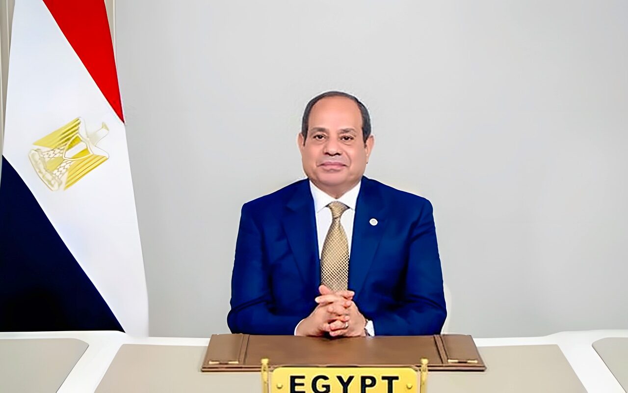 السيسي يستقبل رئيس إريتريا.. يؤكد دعم أمن واستقرار واحترام سيادتها ووحدة وسلامة أراضيها.. مصر ترفض أي انتهاك لسيادة الدولة أو مساس بوحدتها الإقليمية.. وتعزيز الاستقرار في “القرن الأفريقي”