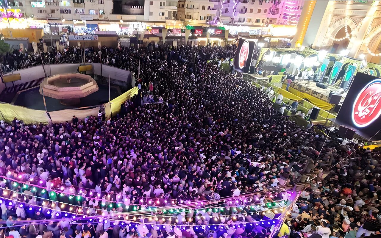 بحضور الآلاف، محمود التهامي يحيي حفل الليلة الختامية لمولد السيد البدوي بطنطا (فيديو)