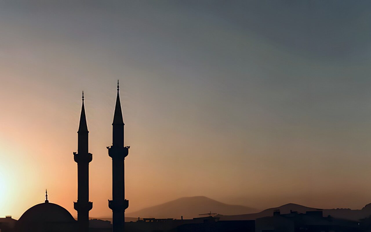 مواقيت الصلاة، موعد أذان المغرب اليوم الإثنين في القاهرة والمحافظات