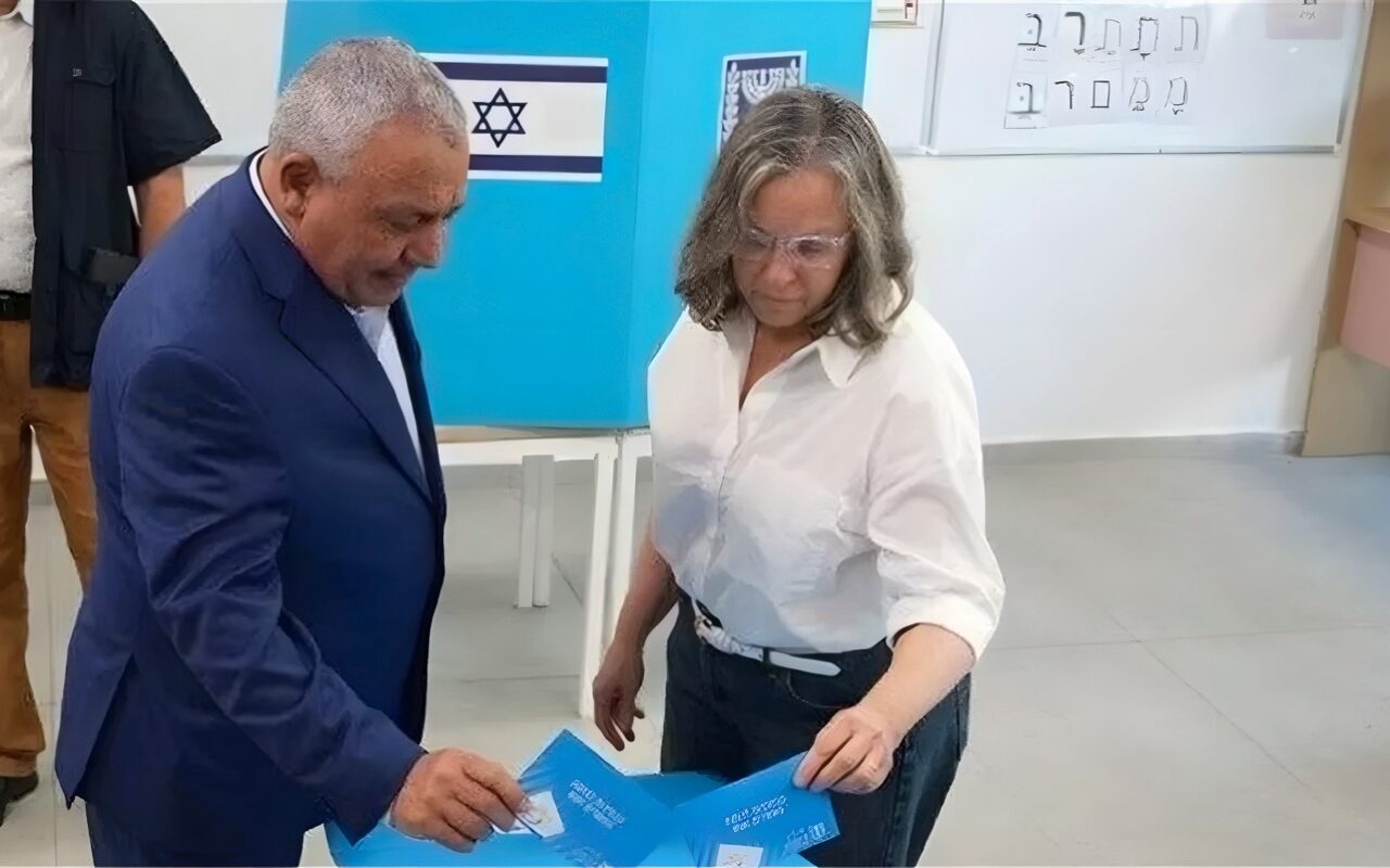 آيزنكوت بعد العينات: الإسرائيليون صوتوا ضد استمرار نتنياهو وسنشكل حكومة مستقرة