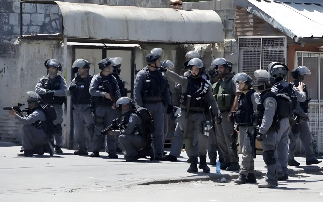 اعتقال 15 إسرائيليا في حيفا تظاهروا لوقف الحرب على غزة