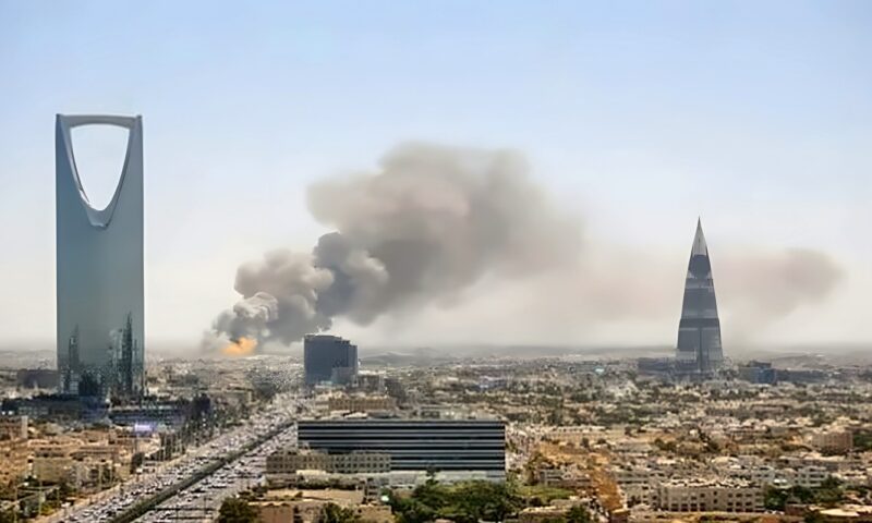 فرانس برس: انفجارات قوية تهز الرياض والحوثيون يعلنون هجوما جديدا