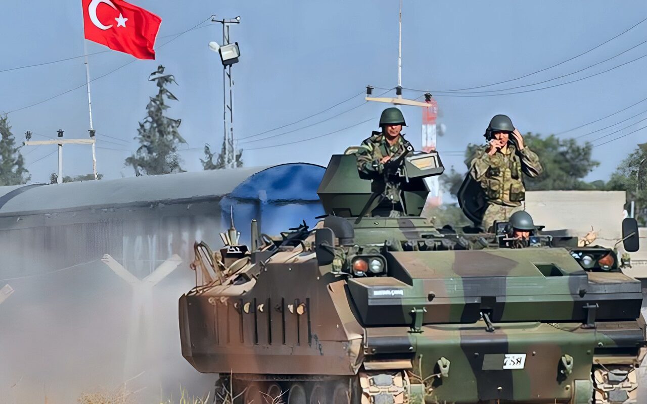 وزير الدفاع التركي: قواتنا ستبقى في سوريا والعراق حتى ضمان أمن الحدود
