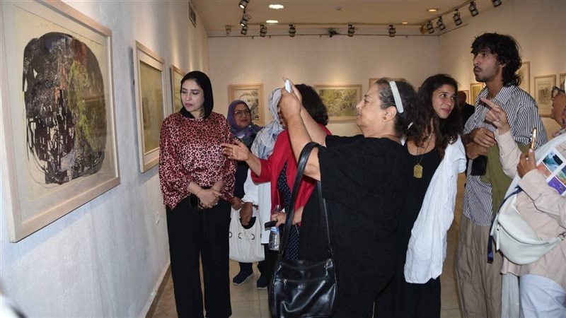 افتتاح معرضي “رحلة حياة” و”جانب آخر من الأشياء” بمركز محمود مختار (صور)