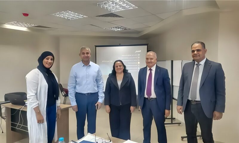 رئيس مياه البحر الأحمر يتابع تقييم مشروعات المسار القيادي لتطوير مهارات العاملين