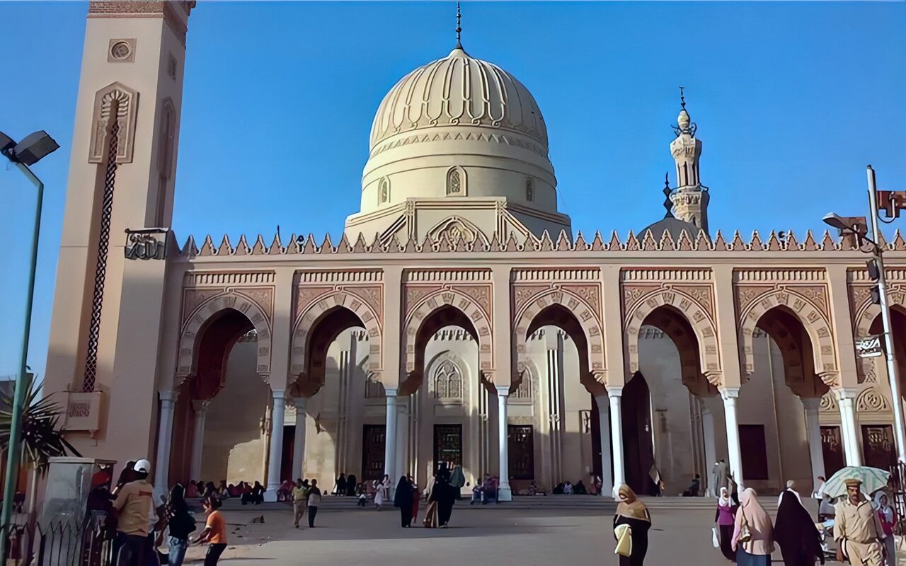 بحضور وزير الأوقاف وعلي جمعة، انطلاق احتفالية مولد السيد البدوي الليلة بطنطا