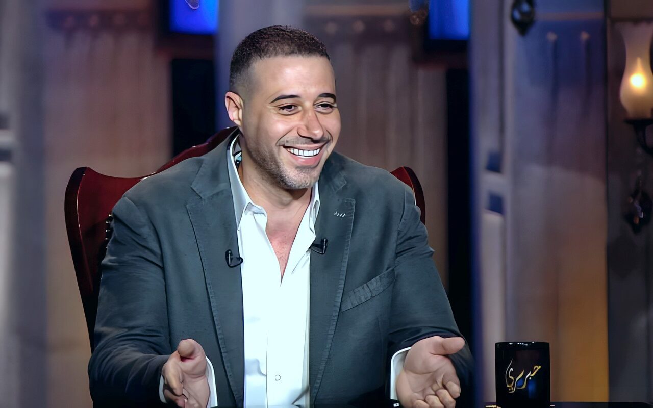 أحمد السعدني يفتح النار على لاعبي الأهلي بعد التعادل مع القناة: الفرقة تسد النفس