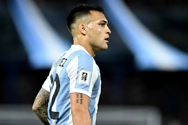 مارتينيز يعادل أغويرو ويصبح ثالث الهدافين التاريخيين مع منتخب التانغو