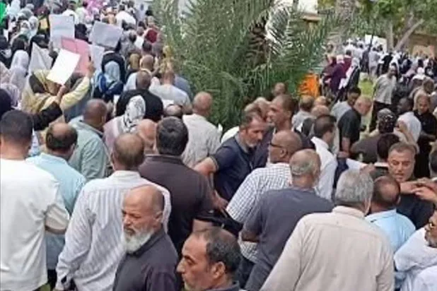 معلمو ليبيا يصعّدون إضرابهم ويطوِّقون مقر «الوحدة»
