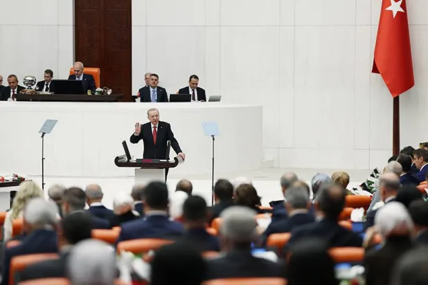تركيا: المعارضة تقاطع كلمة إردوغان في افتتاح الدورة الجديدة للبرلمان