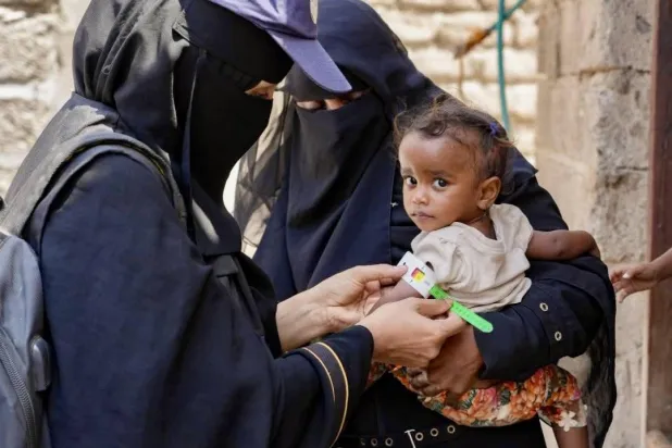الرعاية الصحية… معركة جديدة للفارّين من الهجمات الحوثية