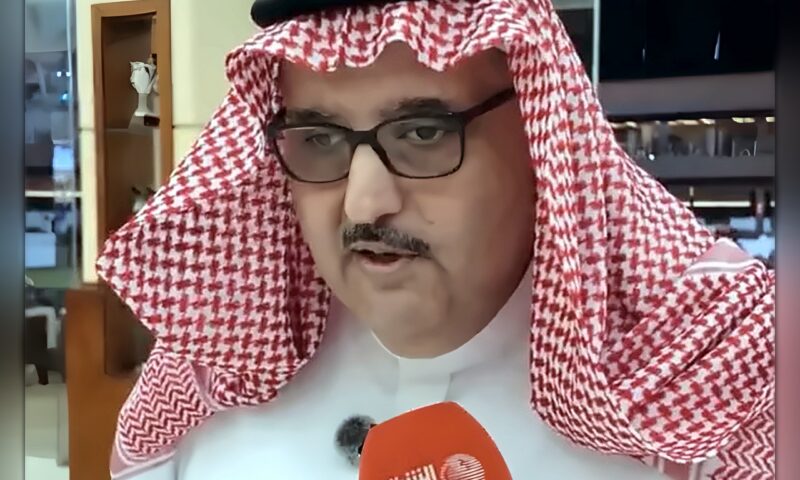 عبد العزيز بن أحمد لـ«الشرق الأوسط»: أهدي الجائزة لحفيدتي نوف
