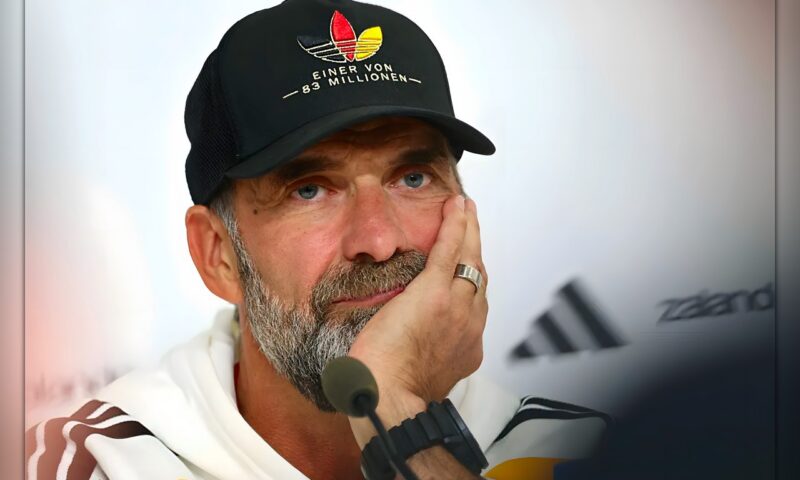 كلوب يجدد ثقته في أوربيغ ويصف منتخب اليونان بـ«الجيل الذهبي»